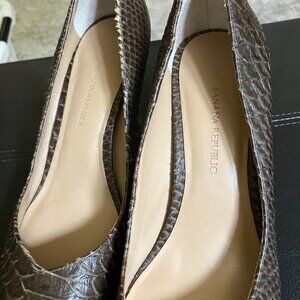 Banana Republic Size 6 womens heels